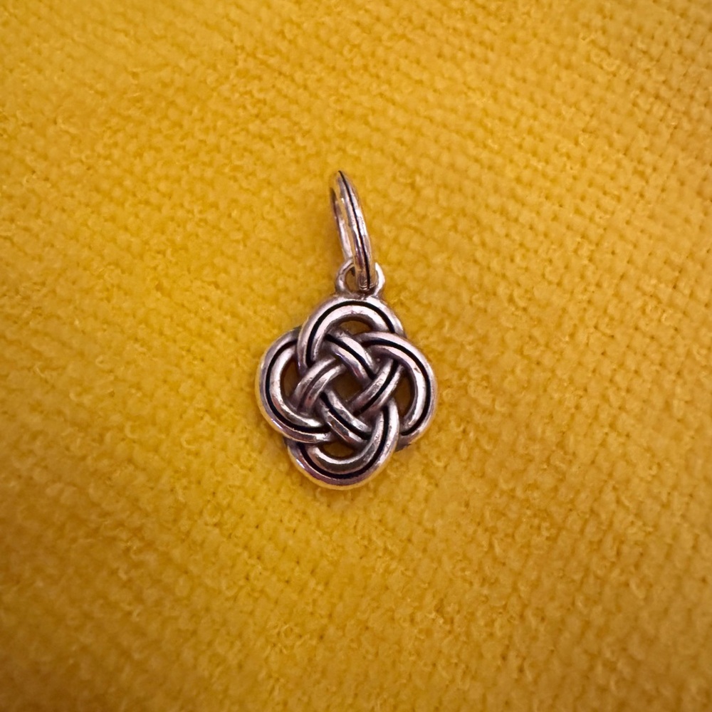 Brighton Charm / Pedant Interlok Knot Charm
